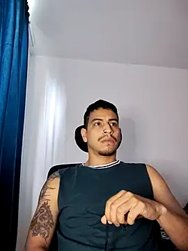 Snapshot of Juann-cock chatting on November 26, 2025, 2:17 pm Juann-cock online show from November 26, 2025, 2:17 pm