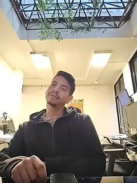 Juann-cock online show from May 16, 2026, 10:20 pm