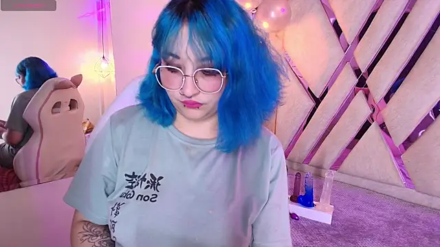 Lilith curvy online show from October 3, 2025, 8:10 pm