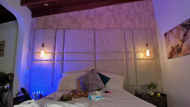 Mily Vermont online show from April 18, 2026, 7:51 pm