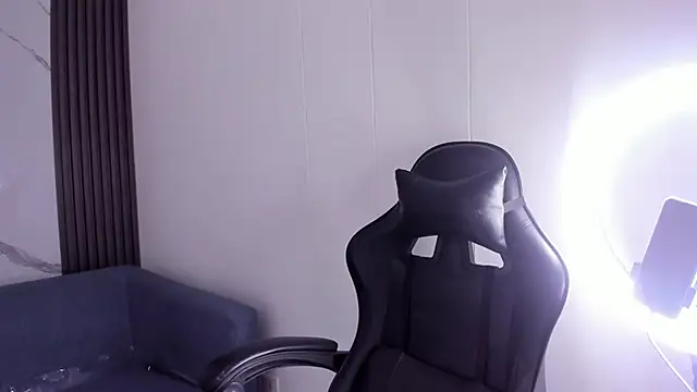 ShaunaDream online show from November 12, 2025, 4:16 am