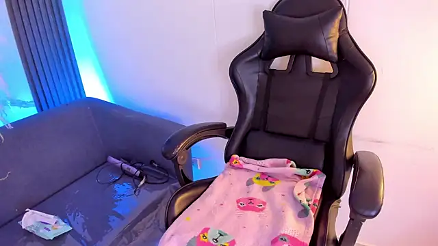 ShaunaDream online show from February 24, 2026, 5:08 am