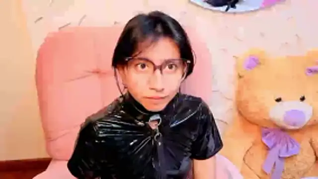 Snapshot of VioletxBloom chatting on April 15, 2026, 1:59 pm VioletxBloom online show from April 15, 2026, 1:59 pm