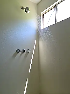 LacyLaurent online show from April 19, 2026, 5:14 pm