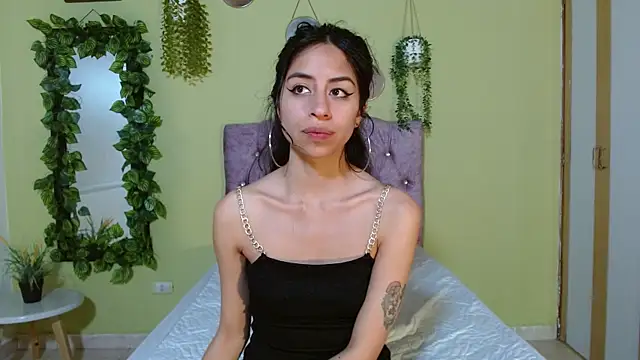 miiss alyssa online show from November 13, 2025, 9:51 pm