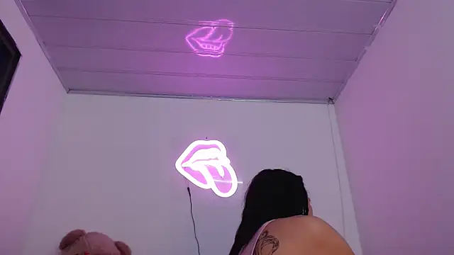 valerii fox 69 online show from October 23, 2025, 5:17 am