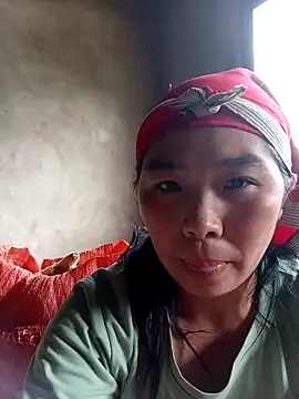 quynhkoolbae online show from October 13, 2025, 9:44 am