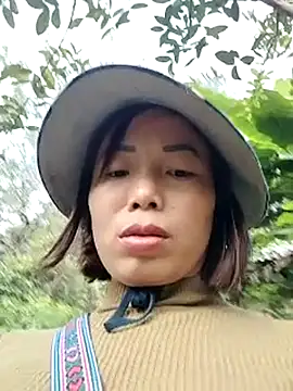 Annaacutee online show from November 23, 2025, 9:08 am