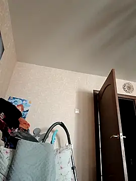 ivorywhisper online show from October 3, 2025, 6:48 am