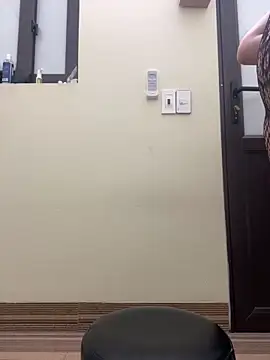 Snapshot of Sury-babi chatting on February 1, 2026, 6:39 pm Sury-babi online show from February 1, 2026, 6:39 pm