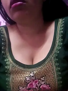 TINASONI online show from October 3, 2025, 2:40 pm