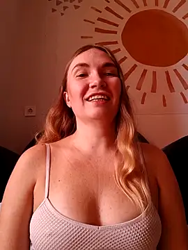 KisaVixen online show from October 21, 2025, 8:36 am