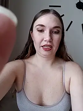 KisaVixen online show from February 16, 2026, 1:32 pm