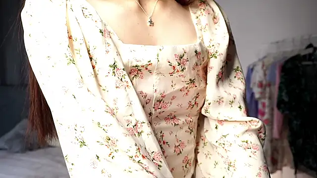 Snapshot of KarisaKusner chatting on November 23, 2025, 12:09 am KarisaKusner online show from November 23, 2025, 12:09 am