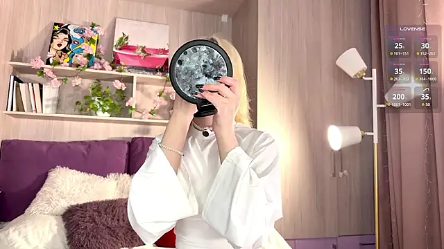 Snapshot of GlaydsLeveto chatting on February 4, 2026, 4:07 am GlaydsLeveto online show from February 4, 2026, 4:07 am