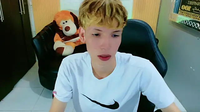 Snapshot of park_jimin1 chatting on September 17, 2025, 12:07 pm park jimin1 online show from September 17, 2025, 12:07 pm