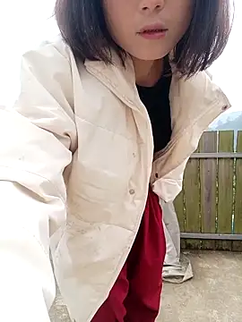 Snapshot of linda_bae00 chatting on March 13, 2026, 12:37 am linda bae00 online show from March 13, 2026, 12:37 am