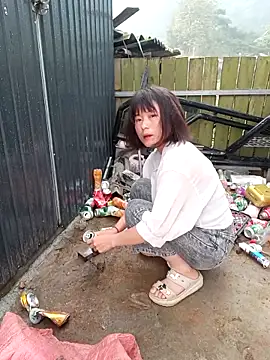 Snapshot of linda_bae00 chatting on April 3, 2026, 12:17 am linda bae00 online show from April 3, 2026, 12:17 am