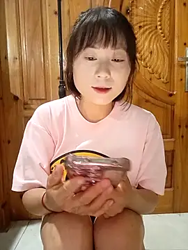 linda bae00 online show from May 8, 2026, 12:31 pm