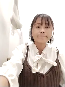 linda bae00 online show from November 21, 2025, 12:59 pm