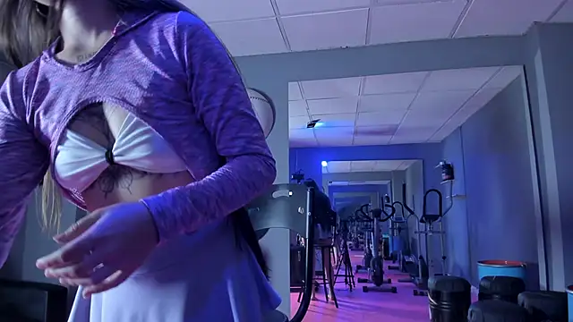 VelvetGreen online show from November 21, 2025, 2:49 pm