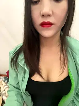 Snapshot of Dieknr chatting on November 28, 2025, 1:28 am Dieknr online show from November 28, 2025, 1:28 am