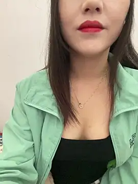 Snapshot of Dieknr chatting on December 15, 2025, 1:44 am Dieknr online show from December 15, 2025, 1:44 am