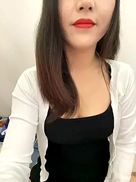 Snapshot of Dieknr chatting on October 27, 2025, 1:39 am Dieknr online show from October 27, 2025, 1:39 am