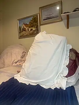 Snapshot of Missparis chatting on February 16, 2026, 7:34 pm Missparis online show from February 16, 2026, 7:34 pm