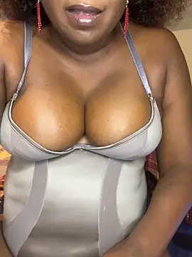 Snapshot of Missparis chatting on March 18, 2026, 8:10 pm Missparis online show from March 18, 2026, 8:10 pm