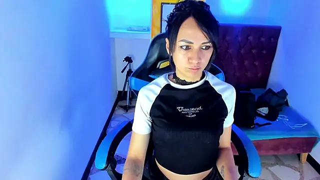 alison moon7 online show from November 18, 2025, 12:19 pm