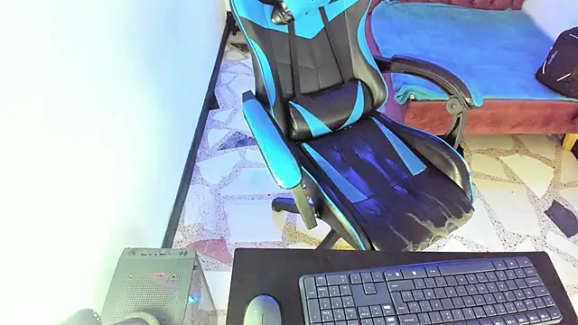 alison moon7 online show from November 26, 2025, 12:16 pm