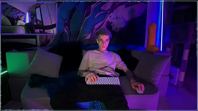 Snapshot of davesinner chatting on May 25, 2026, 11:47 pm davesinner online show from May 25, 2026, 11:47 pm
