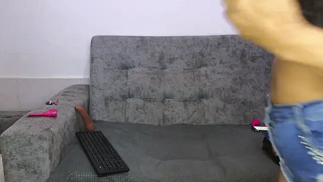 adahira08 online show from April 8, 2026, 3:30 am