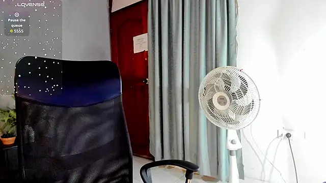 Snapshot of Daiisy_kiss chatting on February 2, 2026, 12:26 pm Daiisy kiss online show from February 2, 2026, 12:26 pm