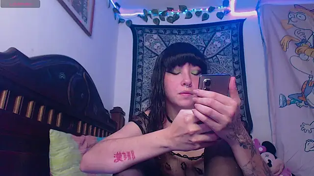 Snapshot of MysticNight_ chatting on September 25, 2025, 2:39 am MysticNight  online show from September 25, 2025, 2:39 am