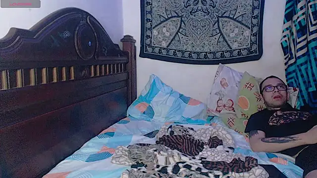 Snapshot of MysticNight_ chatting on October 4, 2025, 4:03 am MysticNight  online show from October 4, 2025, 4:03 am