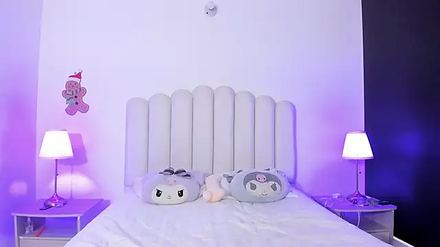 Snapshot of SofieBunnie chatting on March 6, 2026, 11:00 pm SofieBunnie online show from March 6, 2026, 11:00 pm