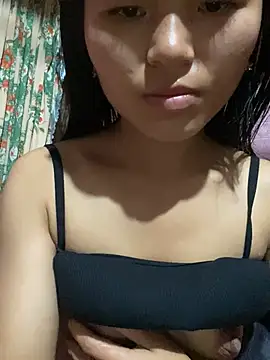 Snapshot of milo_bae chatting on February 21, 2026, 12:23 am milo bae online show from February 21, 2026, 12:23 am