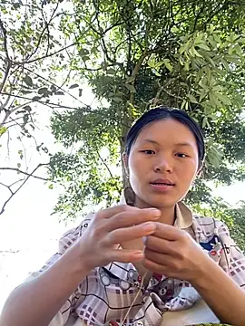 Snapshot of milo_bae chatting on November 25, 2025, 2:56 am milo bae online show from November 25, 2025, 2:56 am