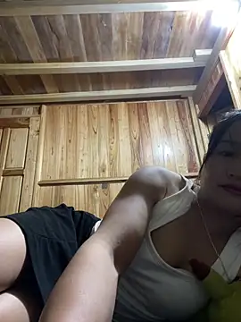 Snapshot of phungtiti chatting on October 6, 2025, 3:51 am phungtiti online show from October 6, 2025, 3:51 am