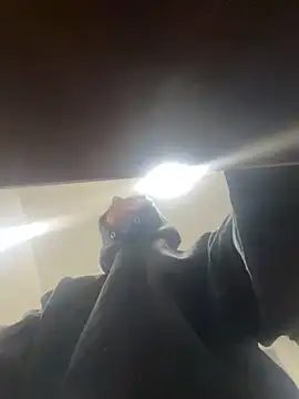 Snapshot of derek_devil24 chatting on November 29, 2025, 9:53 am derek devil24 online show from November 29, 2025, 9:53 am