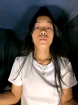 Snapshot of EmLy02 chatting on October 19, 2025, 1:03 pm EmLy02 online show from October 19, 2025, 1:03 pm