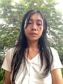 Snapshot of EmLy02 chatting on October 16, 2025, 12:41 am EmLy02 online show from October 16, 2025, 12:41 am