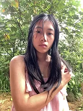 Snapshot of EmLy02 chatting on October 17, 2025, 2:37 am EmLy02 online show from October 17, 2025, 2:37 am