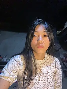 Snapshot of EmLy02 chatting on October 21, 2025, 10:53 pm EmLy02 online show from October 21, 2025, 10:53 pm