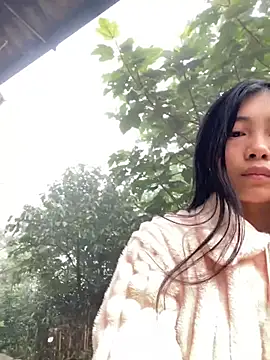 Snapshot of EmLy02 chatting on October 25, 2025, 12:10 am EmLy02 online show from October 25, 2025, 12:10 am