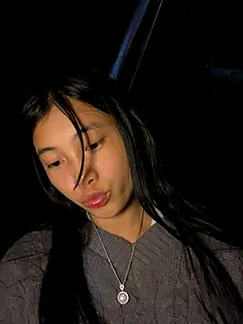 Snapshot of EmLy02 chatting on November 3, 2025, 12:09 pm EmLy02 online show from November 3, 2025, 12:09 pm