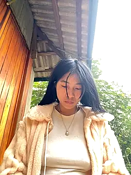 Snapshot of EmLy02 chatting on October 28, 2025, 12:22 am EmLy02 online show from October 28, 2025, 12:22 am