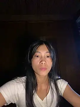 Snapshot of EmLy02 chatting on October 15, 2025, 12:35 pm EmLy02 online show from October 15, 2025, 12:35 pm